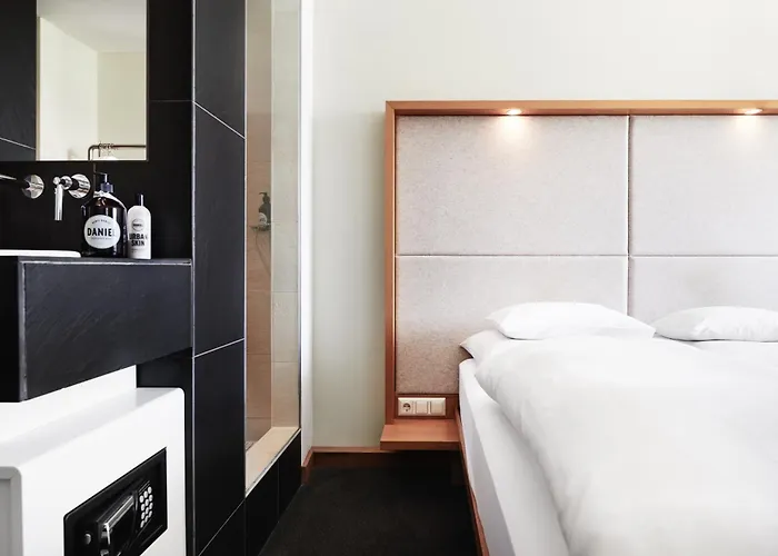 Hotel Daniel Graz - Smart Lifestyle Near City Centre photo